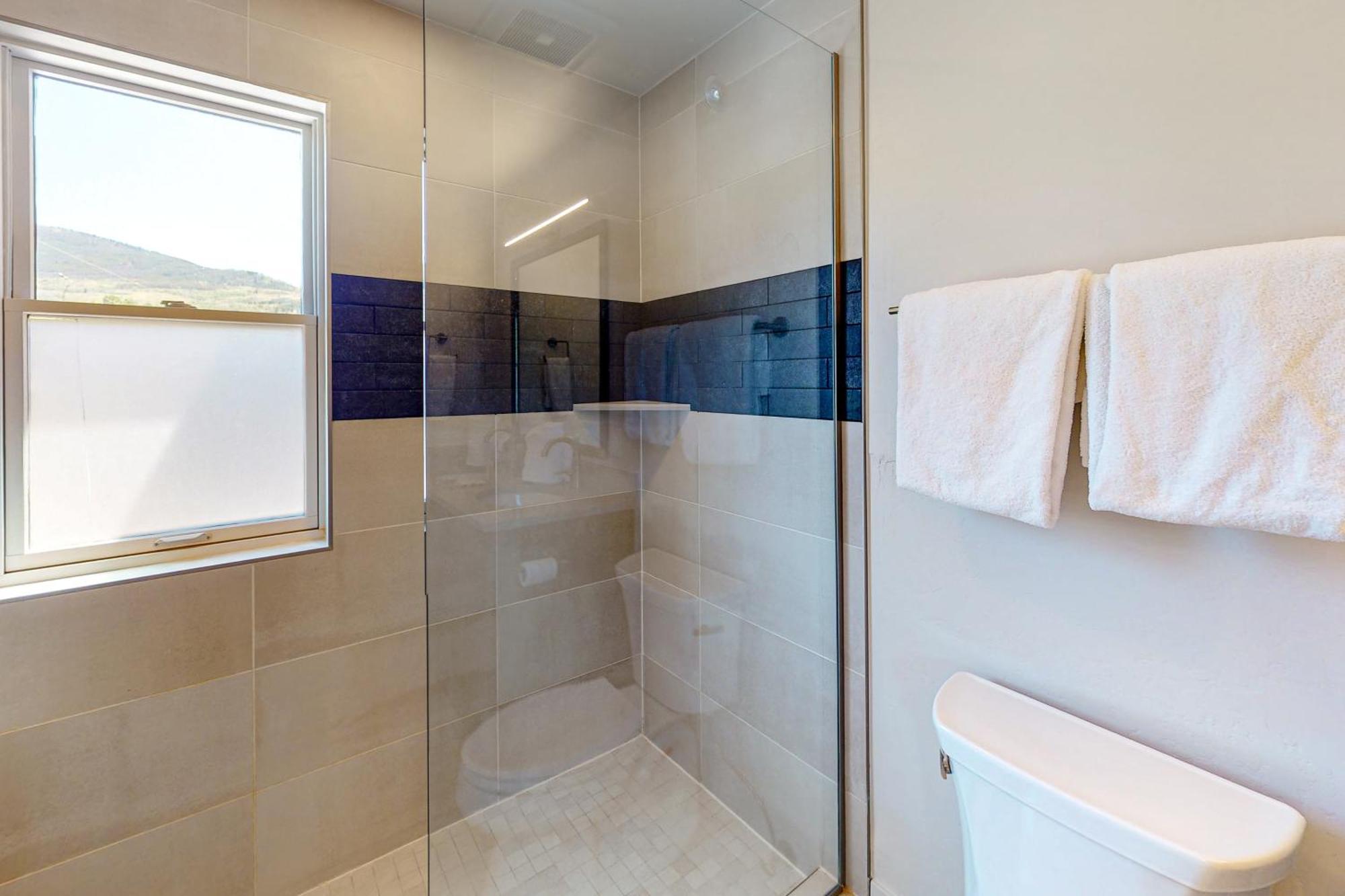Blue River Flats Condos Сілвертон Номер фото
