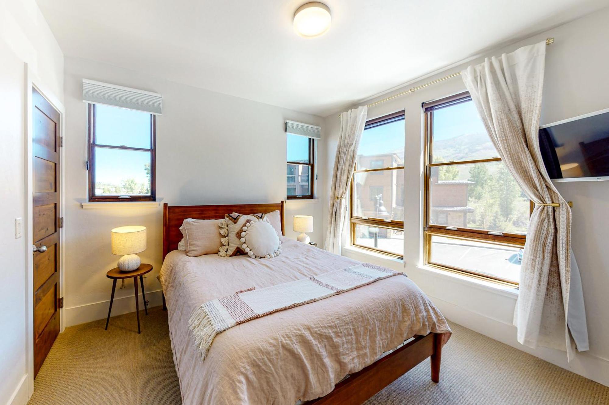 Blue River Flats Condos Сілвертон Номер фото