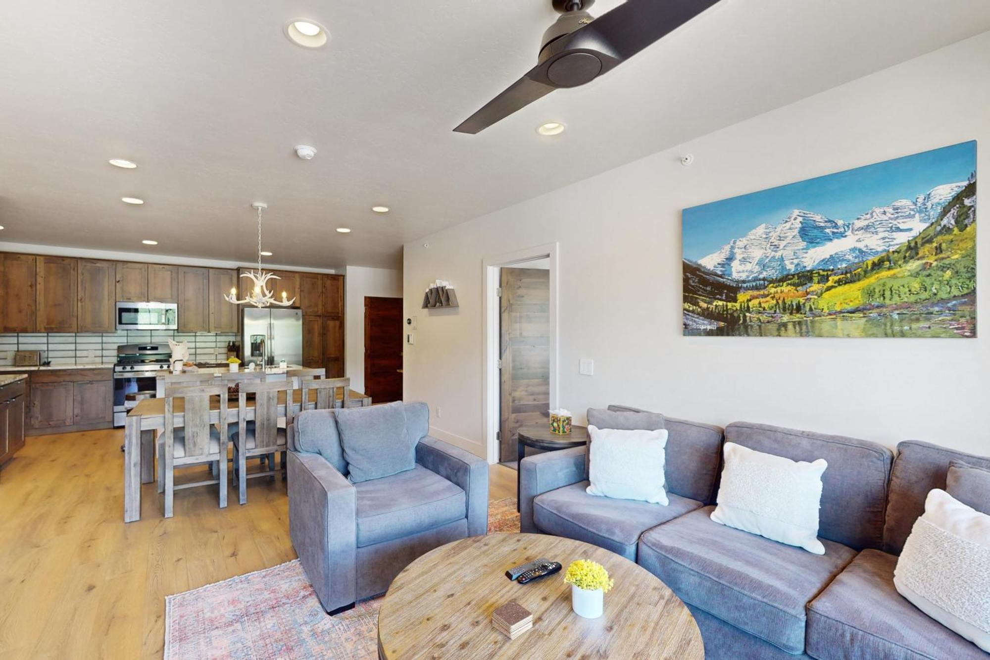 Blue River Flats Condos Сілвертон Номер фото